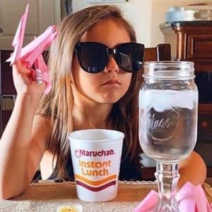 Meet your Posher, Crystal